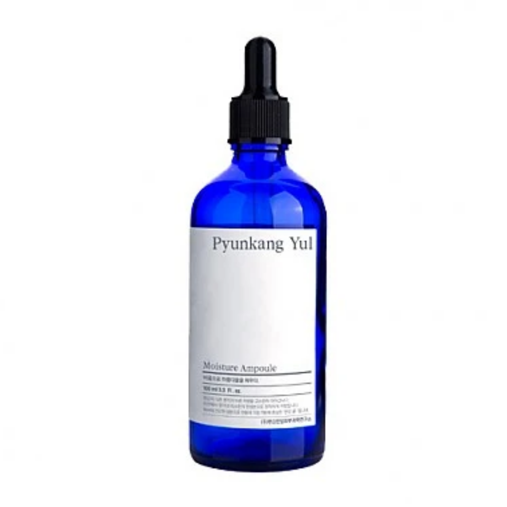 En flaska Pyunkang Yul Moisture Ampoule 100ml för känslig hud.